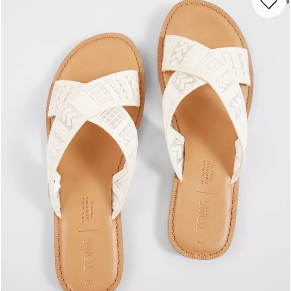 TOMS viv natural arrow sandals flip flops off white beige 7.5